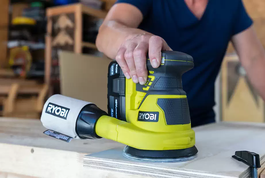 Sanding wood with a cordless Ryobi sander